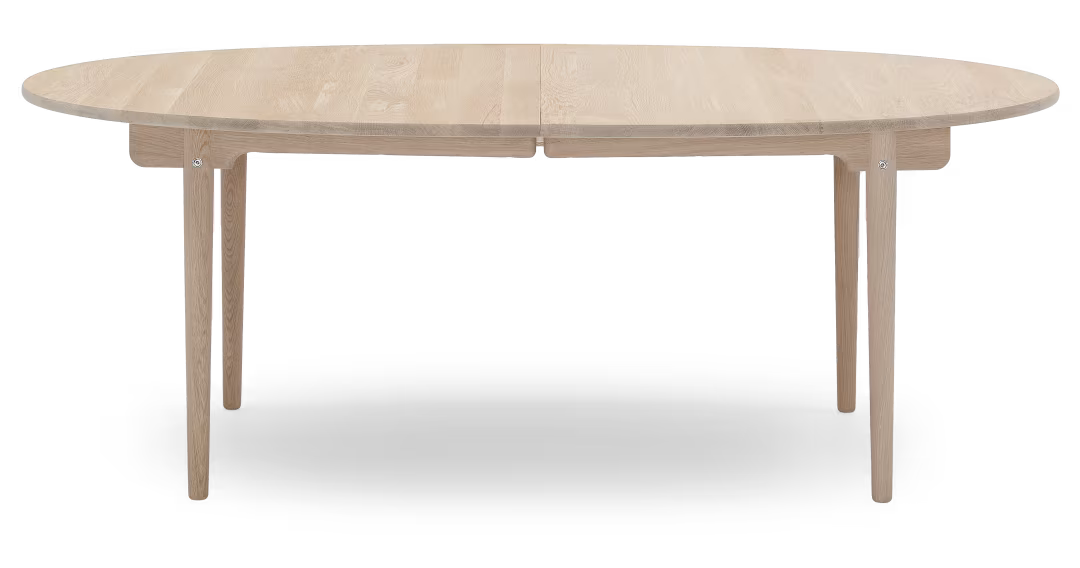 CH338 Spisebord fra Carl Hansen & Søn Eg / Hvidolie / Udtræk til 4 plader inkl. 4 træstøtteben i sort - Jacobsen Plus